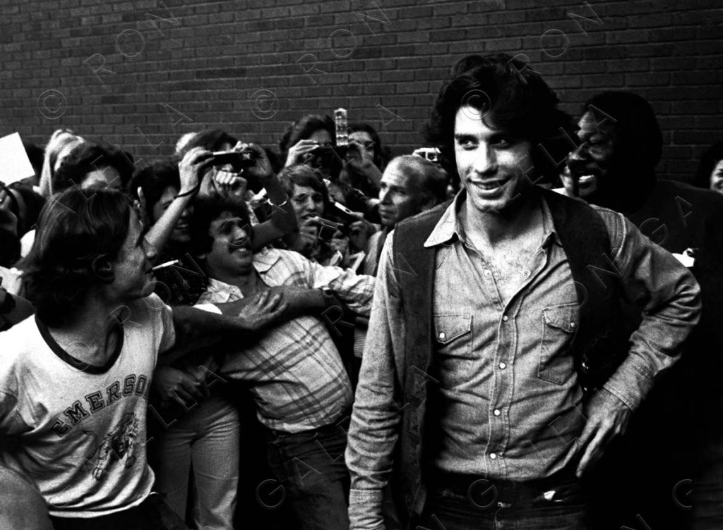 19760801_Travolta_Fans