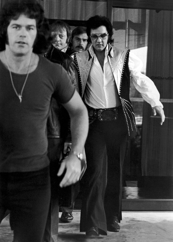 49_NICK_19740625_Elvis Bodyguards